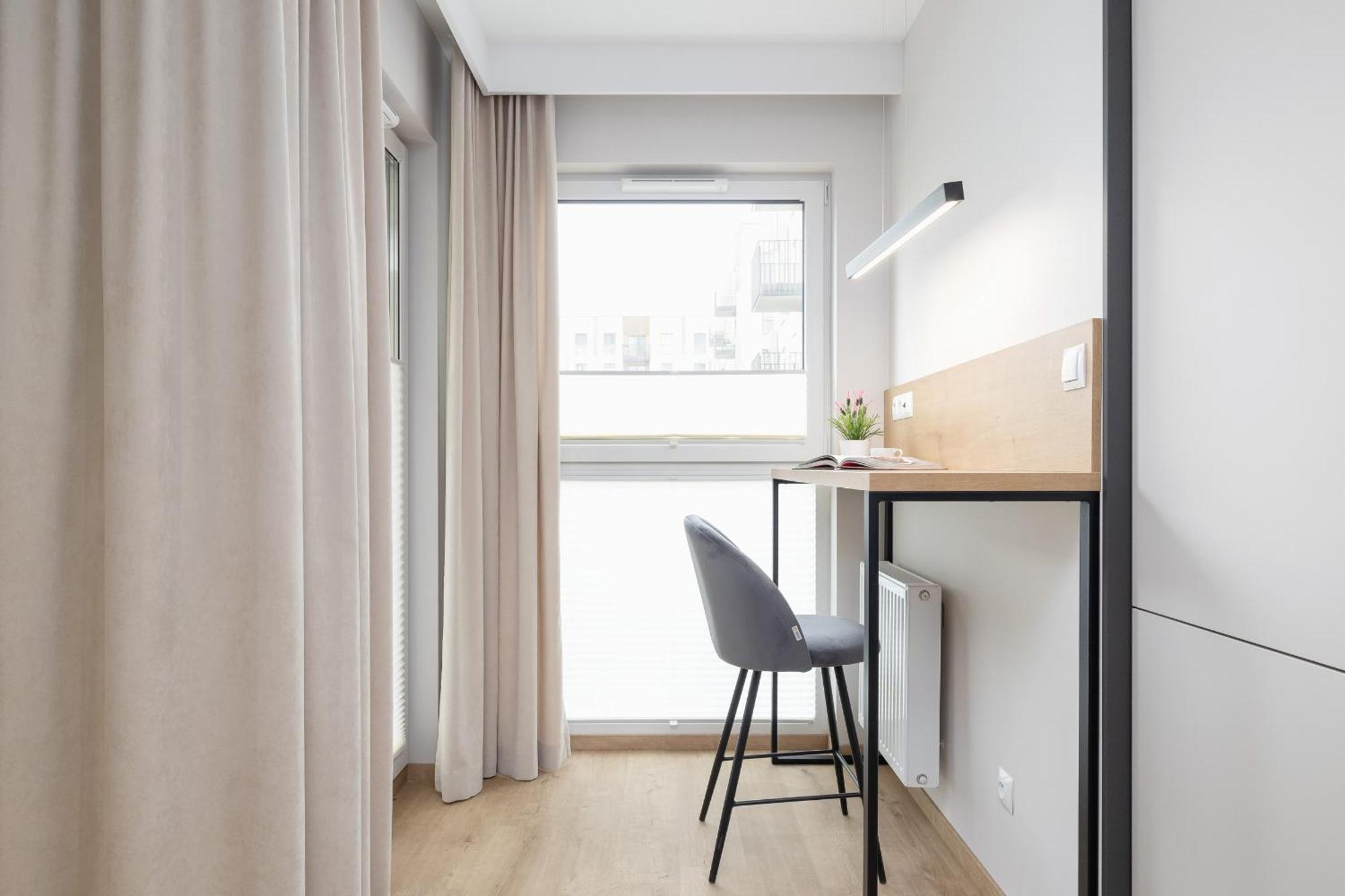 Bright Apartment In Krakow With Garden, Air Conditioning, Parking And Desk By Renters Prestige Exteriör bild