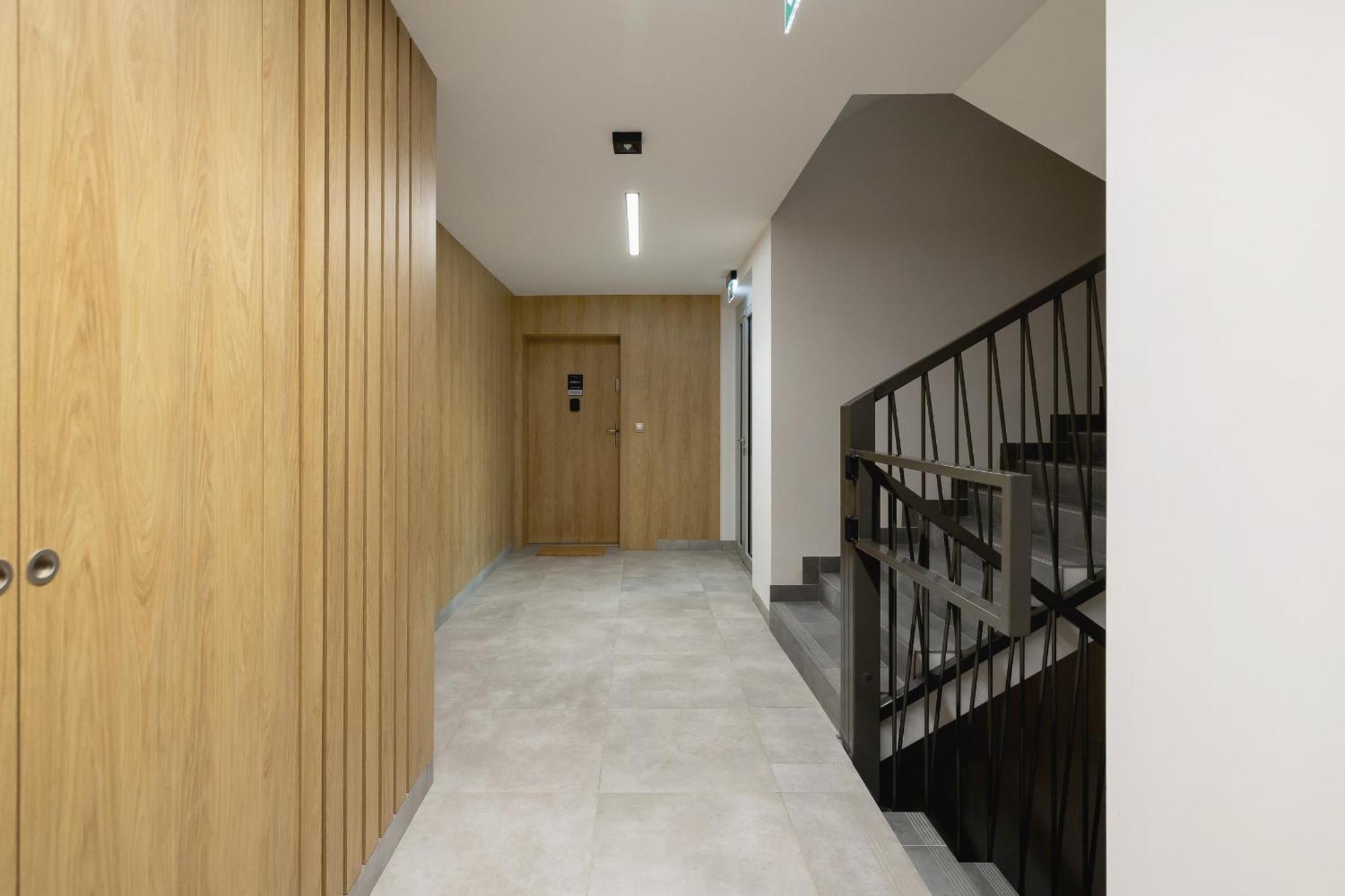 Bright Apartment In Krakow With Garden, Air Conditioning, Parking And Desk By Renters Prestige Exteriör bild