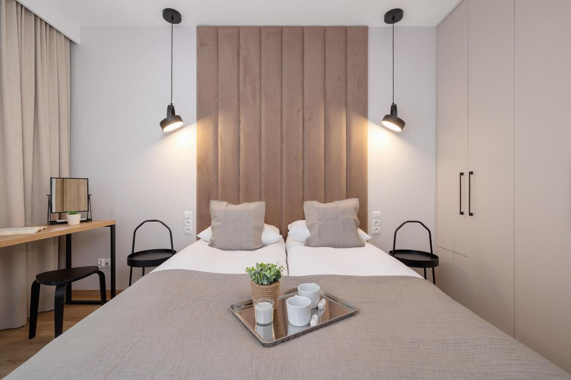 Bright Apartment In Krakow With Garden, Air Conditioning, Parking And Desk By Renters Prestige Exteriör bild
